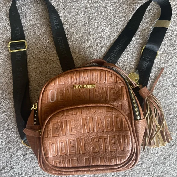 Steve Madden NWT camel, Crossbody backpack. Steve Madden Women main image 2